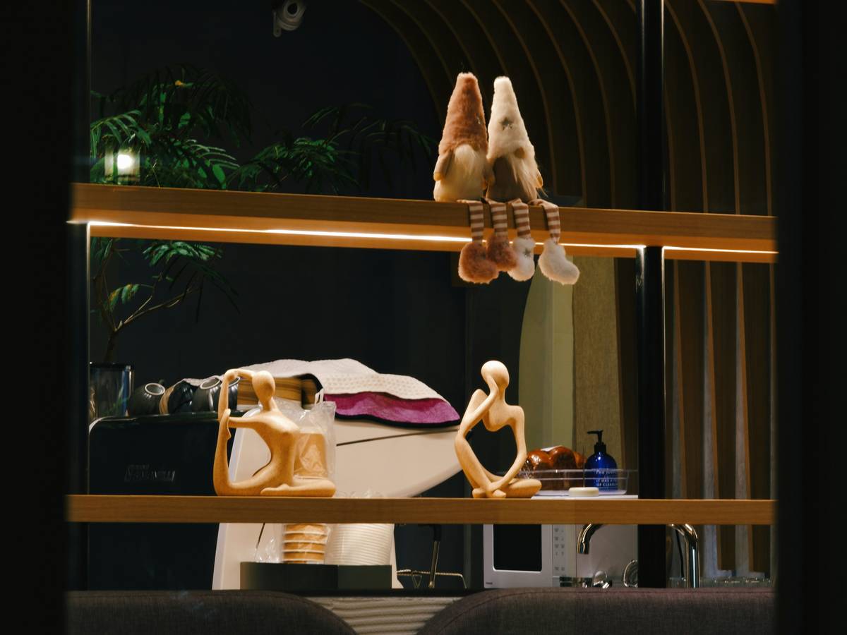 Bar chart showing 68% of homeowners feel figurines add emotional completion to rooms - Houzz 2023 data