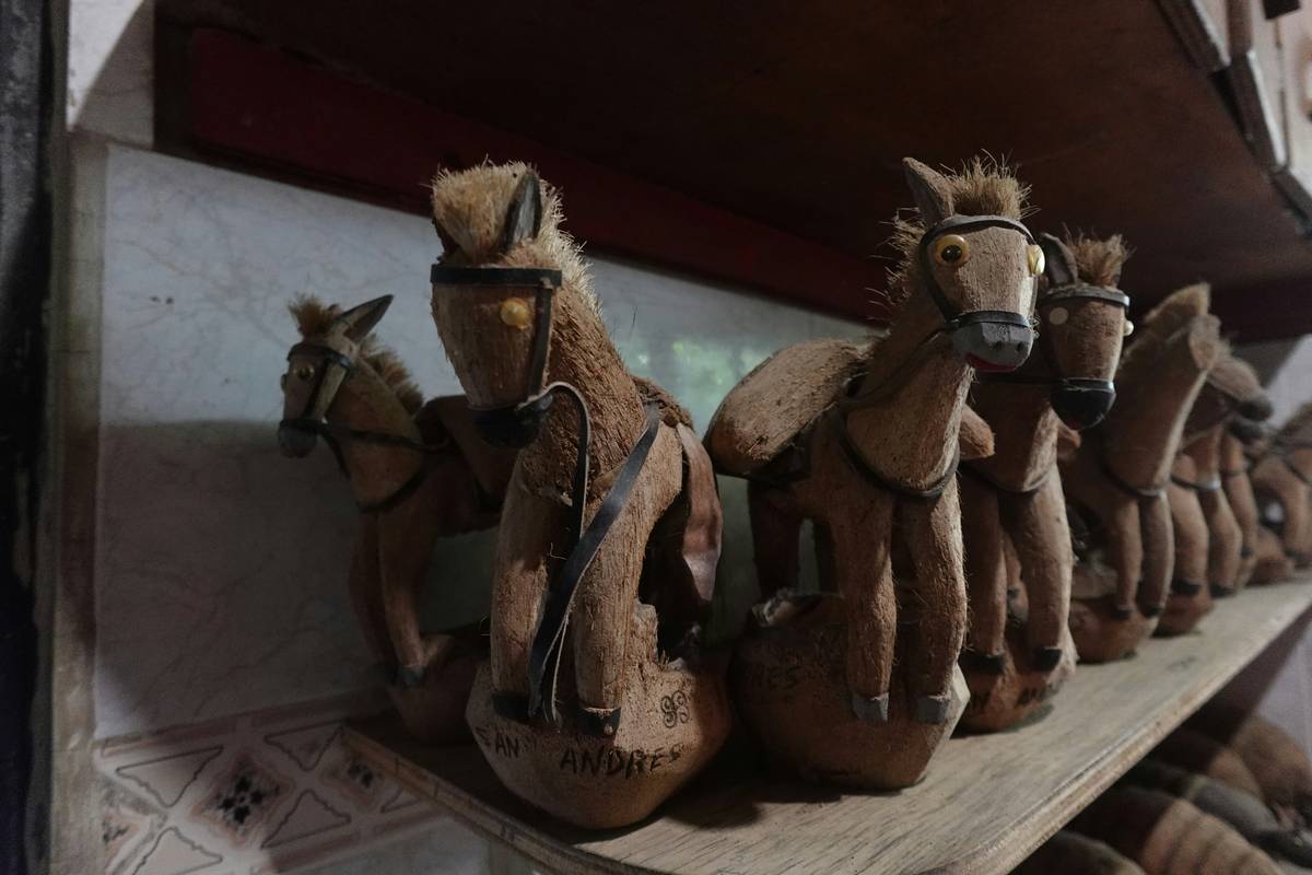 animal figurines home decor india: elevate your space with soulful collectibles